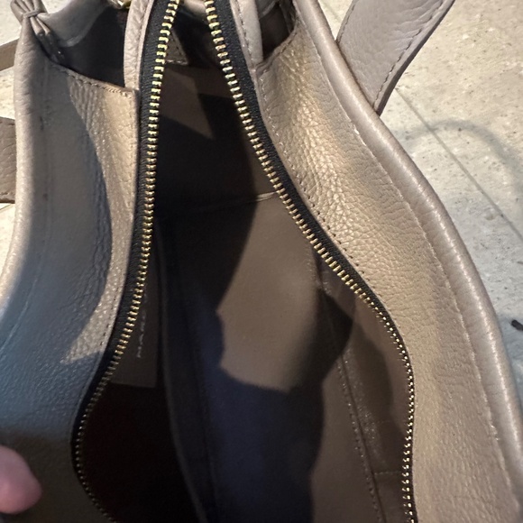 MARC JACOBS THE TOTE BAG SMALL CEMENT - Picture 15 of 16